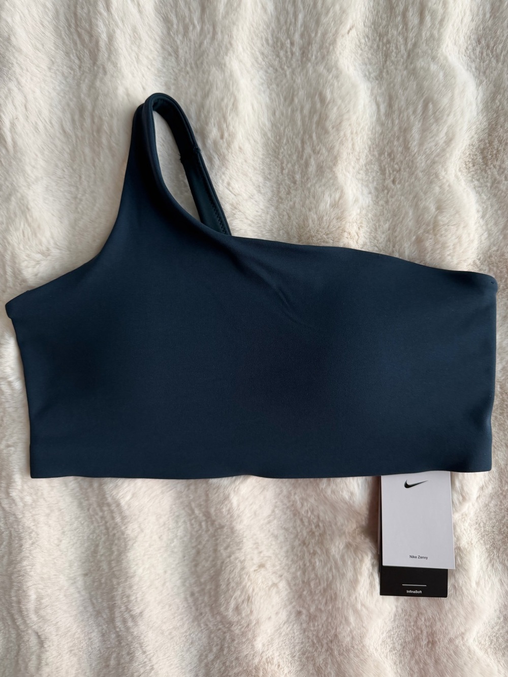 🆕 Nike Zenvy Asymmetrical Padded Sports
Bra - Size L.